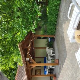 Dream Horse Apartman Cserkeszőlő - Medence/kert