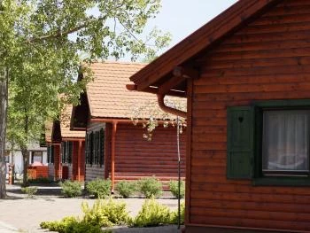 Touring Faházak Cserkeszőlő