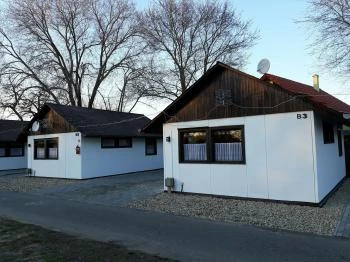 Touring Üdülőházak Cserkeszőlő Touring Üdülőházak Cserkeszőlő
