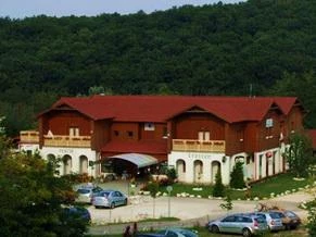 Pollushof Panzió étterme Csolnok