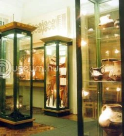 Csemegi Károly Könyvtár és Tari László Múzeum