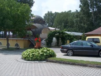 Nautilus Étterem & Panzió Dabas