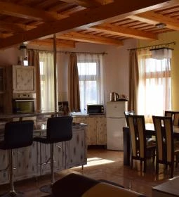 Elringat - lak Apartmanház