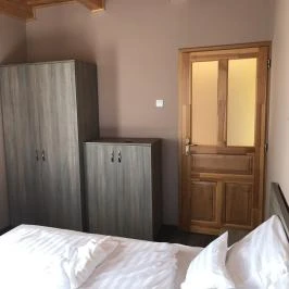 Elringat - lak Apartmanház Demjén - Szobák