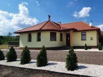 Elringat - lak Apartmanház Demjén