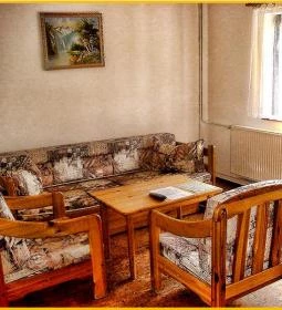 Báró Eötvös Loránd Apartman