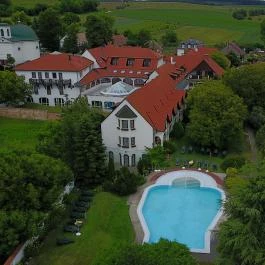 Hasik Hotel Döbrönte - Külső kép