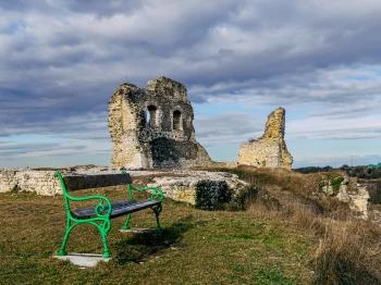 Szarvaskő vára Döbrönte