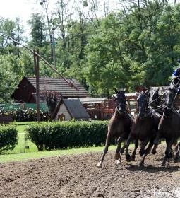 Lázár Lovaspark 