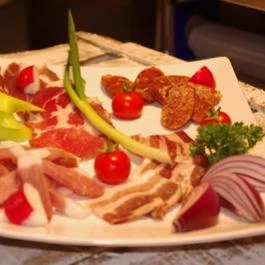 Lila Zongora Kertvendéglő Dorog - Egyéb