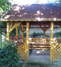 Lila Akác Vendégház 