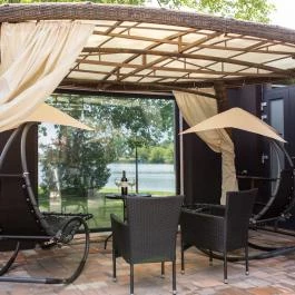 Waterfront Lodge Dunapataj - Medence/kert