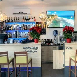 Waterfront Lodge Dunapataj - Vendéglátás