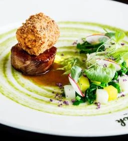 Macok Bisztró és Borbár