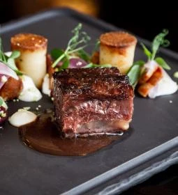 Macok Bisztró és Borbár