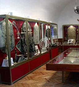 Érseki Gyűjteményi Központ