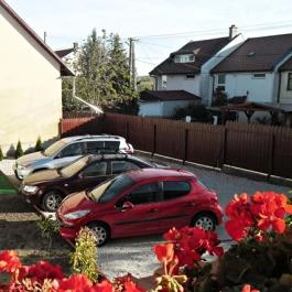 Almafa Apartmanház Eger - Medence/kert