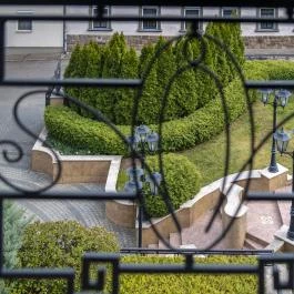 Erla Villa Eger - Medence/kert