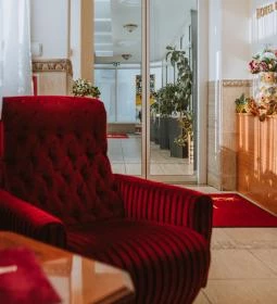 Hotel Korona Wellness, Rendezvény & Borhotel Eger