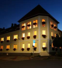 Hotel Korona Wellness, Rendezvény & Borhotel Eger