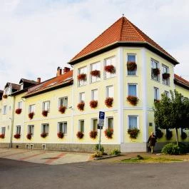 Hotel Korona Wellness, Rendezvény & Borhotel Eger Eger - Külső kép
