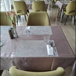 Hotel Unicornis Eger - Vendéglátás