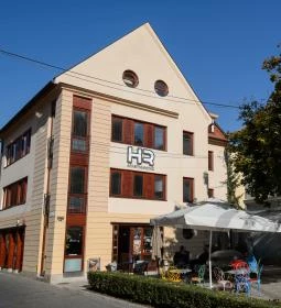 HR Apartmanház