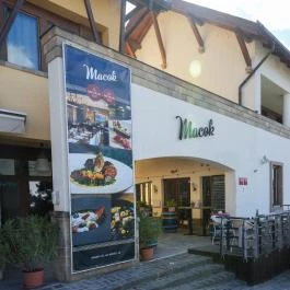 Imola Udvarház Eger - Vendéglátás