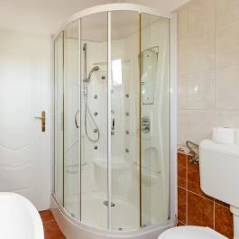 Invest Vendégház Eger - Szobák