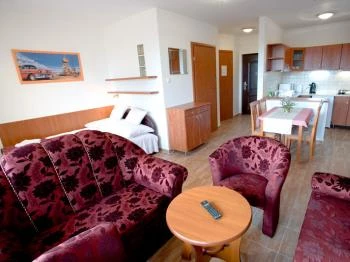 Júlia Apartman Eger