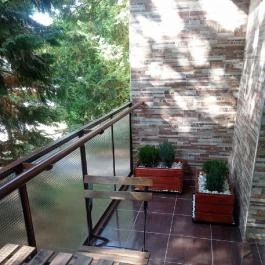 M&D Apartmanház Eger - Medence/kert