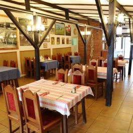 Mátyus Udvarház Kengyel Fogadó Eger - Vendéglátás