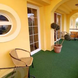 Hotel Panoráma Eger - Medence/kert