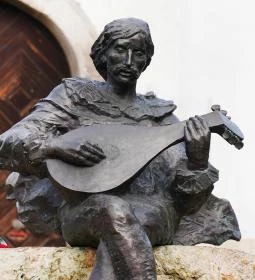 Tinódi Lantos Sebestyén szobor