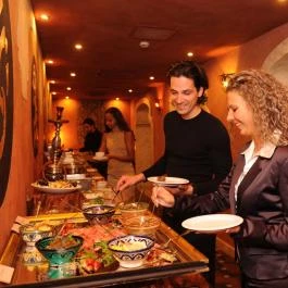 Shiraz Étterem & Dubai Kert Egerszalók - Egyéb