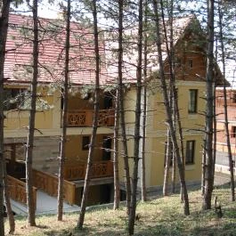 D&A Apartmanház Egerszalók - Medence/kert