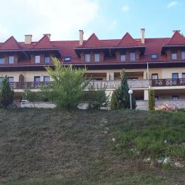 D&A Apartmanház Egerszalók - Medence/kert