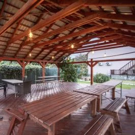 Sweet-Life Wellness Apartman Egerszalók - Medence/kert