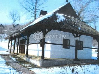 Városi Művelődési Ház és Könyvtár Emőd