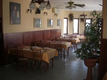 Kikötő Étterem & Panzió Ercsi