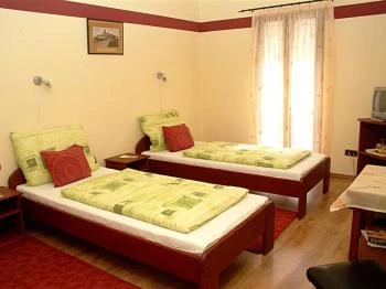 Decsi Panzió Esztergom