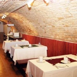 Decsi Panzió Esztergom - Vendéglátás