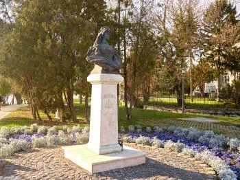 Erzsébet királyné szobra Esztergom