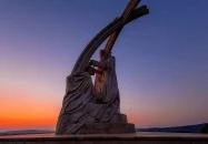 Szent István megkoronázása szoborcsoport Esztergom