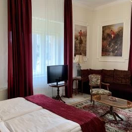 Zsuzsanna Kúria Feldebrő - Egyéb