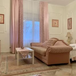 Zsuzsanna Kúria Feldebrő - Egyéb