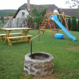 Papp Apartman Felsőörs - Medence/kert