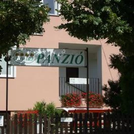 Ujvári Panzió Fertőd - Külső kép