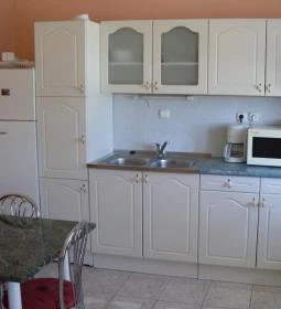 Fonyódi fűtött medencés Apartman