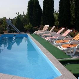 Fonyódi fűtött medencés Apartman Fonyód - Medence/kert